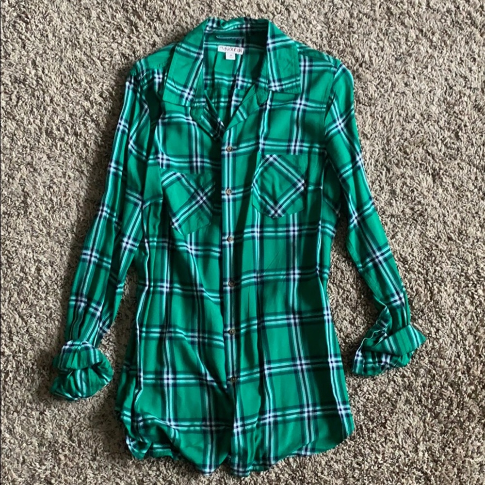 Plad green, navy, and white long sleeve button up